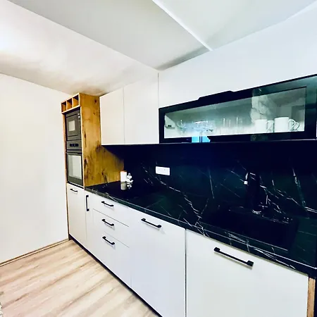 Apartament Marija *
